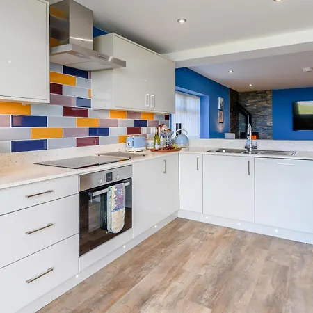 Hunroe Brow Tatil Evi Reighton