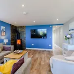 Hunroe Brow Reighton
